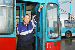 Одному из первых водителей Михаилу Николаеву на днях исполнилось 50 лет.
