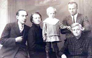 Александр, Маргарита и их дочь Людмила Беляевы (1928 г.)