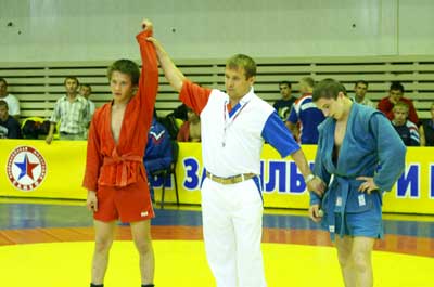 Сергей Иванов (слева) в отборочных соревнованиях на турнир “Победа” занял первое место.