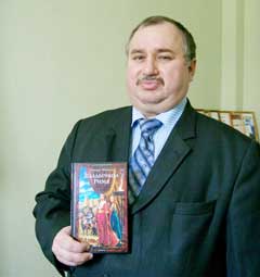 Александр Просвирнов — победитель викторины для любителей фантастики. Фото Анастасии Григорьевой. 