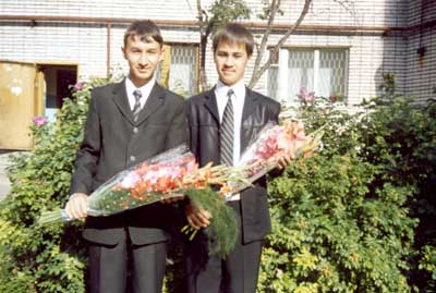 Семен Семенов (справа) с другом Димой Матвеевым. 