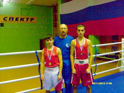 Шафи Марков, Александр Катанаев (тренер), Николай Багдасарян. Фото из архива УОР.  