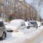 Во дворе дома № 11 по ул. Советской стоят на зимней стоянке “подснежники”. Фото жителя дома