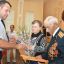 Медали вручают супругам Кисленко. Фото с сайта администрации Новочебоксарска