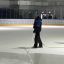 Самое главное в хоккейном центре — лед, и чтобы добиться идеальной поверхности, понадобится несколько дней: сначала морозят плиты до нужной температуры, потом начинают заливку из шланга, после чего на арену выходит заливочная машина.