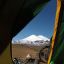 Вид из палатки на Эльбрус. Фото Антона ВОРОНЦОВА