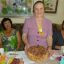На своем юбилее Наталья Яковлевна угощала гостей вкусным домашним тортом. Фото из архива ЦСОН