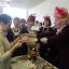 Мастерицы женского клуба “Радужные пчелки” подарили Ольге Зайцевой и другим гостьям фестиваля украшения из бисера, выполненные собственными руками.