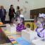 В ходе визита в детский сад № 48 Алена Аршинова ознакомилась с уникальной методикой обучения детей с ограниченными возможностями здоровья.  Фото Валерия Бакланова