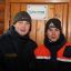 Спасатели (Александр Лесников, 24 года слева и Денис Каплунов, 27 лет справа) отметили, что в этот раз всё прошло особенно спокойно, люди приходили дружелюбно настроенные, с праздничным настроением.