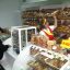 В фирменном магазине “Калач” по ул. Советской, 24: здесь всегда свежий хлеб, кондитерские изделия и... вежливые продавцы. Фото автора