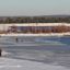 2 декабря 2019 года. Любители зимней рыбалки, омываемые волнами ледяной воды, безрассудно отдаются своему хобби у границы открытой воды. Фото Максима Боброва
