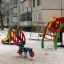 Детская площадка с торца дома № 29 по ул. Солнечной. Фото Ирины Ханна
