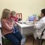 В кабинете здорового ребенка молодая мама может задать врачу любой волнующий ее вопрос и получить компетентный ответ и полезный совет. Фото автора