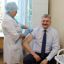 Министр здравоохранения Чувашии Владимир Викторов одним из первых сделал прививку от гриппа.  Фото Минздрава ЧР