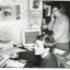 Руководитель издательского отдела Владимир Филиппов и верстальщик Сергей Петров (на переднем плане) готовят предновогодний номер в 1998 году.  Фото из архива редакции