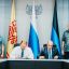 Главы администраций городов-побратимов Денис Спирин и Дмитрий Лысенко подписывают соглашение.