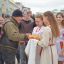 Президент чебоксарского отделения мотоклуба “Ночные волки” Олег Гаврилов первым отведал хлеб-соль.