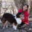 Лада Демиденко с псом Даней, из которого получился бы отличный охранник, а пока он уже два года живет в приюте.