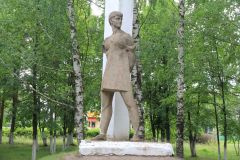 Памятник Зое Космодемьянской8 памятников женщинам:  матерям, работницам и императрице Открываем Чувашию 