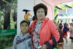 Галина Павловна (с внуком)Есть что посмотреть  и что показать Опрос День Республики-2017 