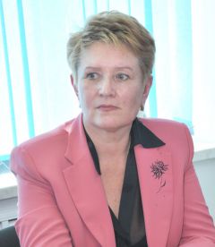 Людмила НИКИТИНА, главный врач Новочебоксарского перинатального центраКарьера семьи не заменит Круглый стол 