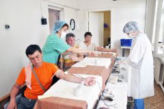 В кабинете переливания крови Новочебоксарской горбольницы. © Фото Валерия БаклановаПо зову сердца донорство 