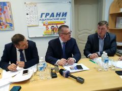 Глава администрации Новочебоксарска Павел Семенов пообщался с горожанами
