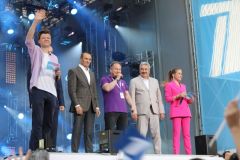 Приветствие со сценыАкция "СТАНЬ ПЕРВЫМ!" в Чебоксарах завершилась концертом российских звезд Стань первым! 