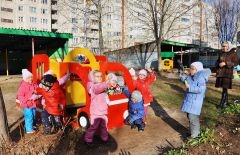 В детском саду № 48 “Журавлик”. © Фото Валерия БаклановаГидроэнергетики  благо творят ОАО «РусГидро» 
