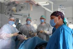В операционнойВрачи Республиканского онкодиспансера расширили знания в области малоинвазивной хирургии Реализация нацпроекта 
