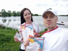 Геннадий Алексеев и Екатерина Тим- ченко дважды приезжали на сорев- нования в Кюльхири.Чудодейственное озеро Кюльхири