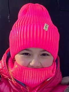 9-летней Евой Шихматовой из НКЛ.На трассе самые морозоустойчивые Лыжня России-2024 