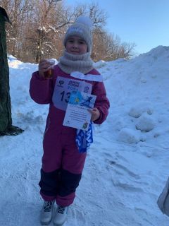 8-летняя Софья Павлова из школы № 2.На трассе самые морозоустойчивые Лыжня России-2024 