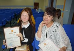 Юлия Ефимова и ее педагог Марина Картозия.Красна речь умом Палитра событий 