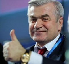 Вице-президент Федерации спортивной борьбы России Омар Муртузалиев.Вольное золото