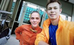 Дмитрий Исаев (справа) на Х Всемирном парамузыкальном фестивале. #Колосок_добра Я - волонтер ЧГСХА 2018 - Год волонтера 