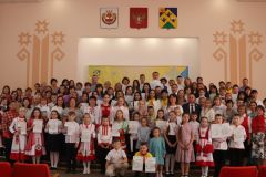 НаграждениеВ Новочебоксарске наградили участников фестиваля-конкурса "Читаю я и вся моя семья" чтение 