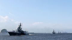 Корабли прибываютГвардейский ракетный катер «Чувашия» возглавит колонну кораблей на Кронштадтском рейде День ВМФ 