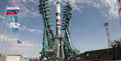 Ракета-носительНа космодроме Байконур завершаются предпусковые работы перед стартом ракеты-носителя с символикой Чувашии Байконур 