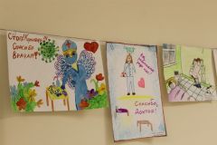 #СпасибоВрачам: Более 150 детских рисунков в поддержку медиков