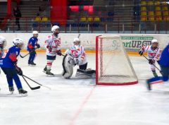 В Новочебоксарске проходит турнир по хоккею среди юношей 2007 года рождения, посвященный Международному женскому дню ХК Сокол 