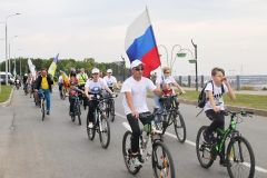  Химики прокатились на велосипедах в честь юбилея города Химпром Новочебоксарску - 60 