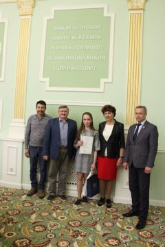  Директор НИЦ ПАО «Химпром» Юрий Ефимов поздравил призеров олимпиады ЧувГУ по химии Химпром 
