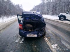 "Лада"В Комсомольском районе столкнулись два отечественных авто и иномарка ГИБДД сообщает 