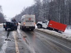 ГАЗВ Комсомольском районе столкнулись два отечественных авто и иномарка ГИБДД сообщает 