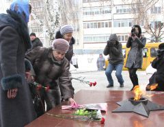 Блокадницы возложили цветы к Вечному огню.  Фото Анны АнфимовойЛенинград в сердце навсегда блокада Ленинграда блокада 