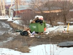 АлатырьМусор не вывозят неделями: жители Чувашии сигнализируют о проблеме в соцсетях вывоз мусора 