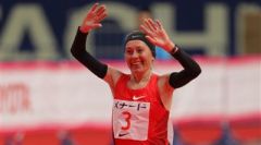 Альбина Иванова-Майоровас личным рекордом (2:23.52) сумела завоевать золотую медальАльбина Иванова-Майорова победила в международном марафоне в Японии информ 