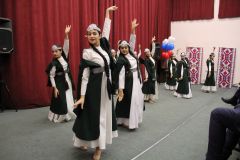 Армянский танец хорео­графического ансамбля “Адана”.Народов много — страна одна. В Доме дружбы народов состоялся фестиваль “В семье единой “Вместе–Пӗрле”